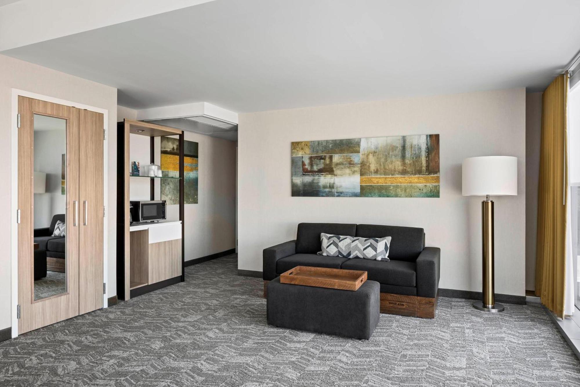 Springhill Suites By Marriott Greenville Downtown Exterior foto